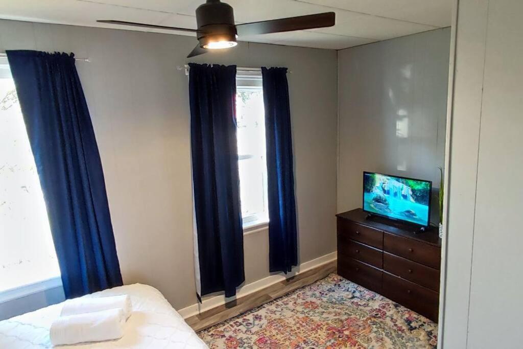 Perfect Combo Of Charm & Comfort- 2Bedroom Home Noblesville Buitenkant foto